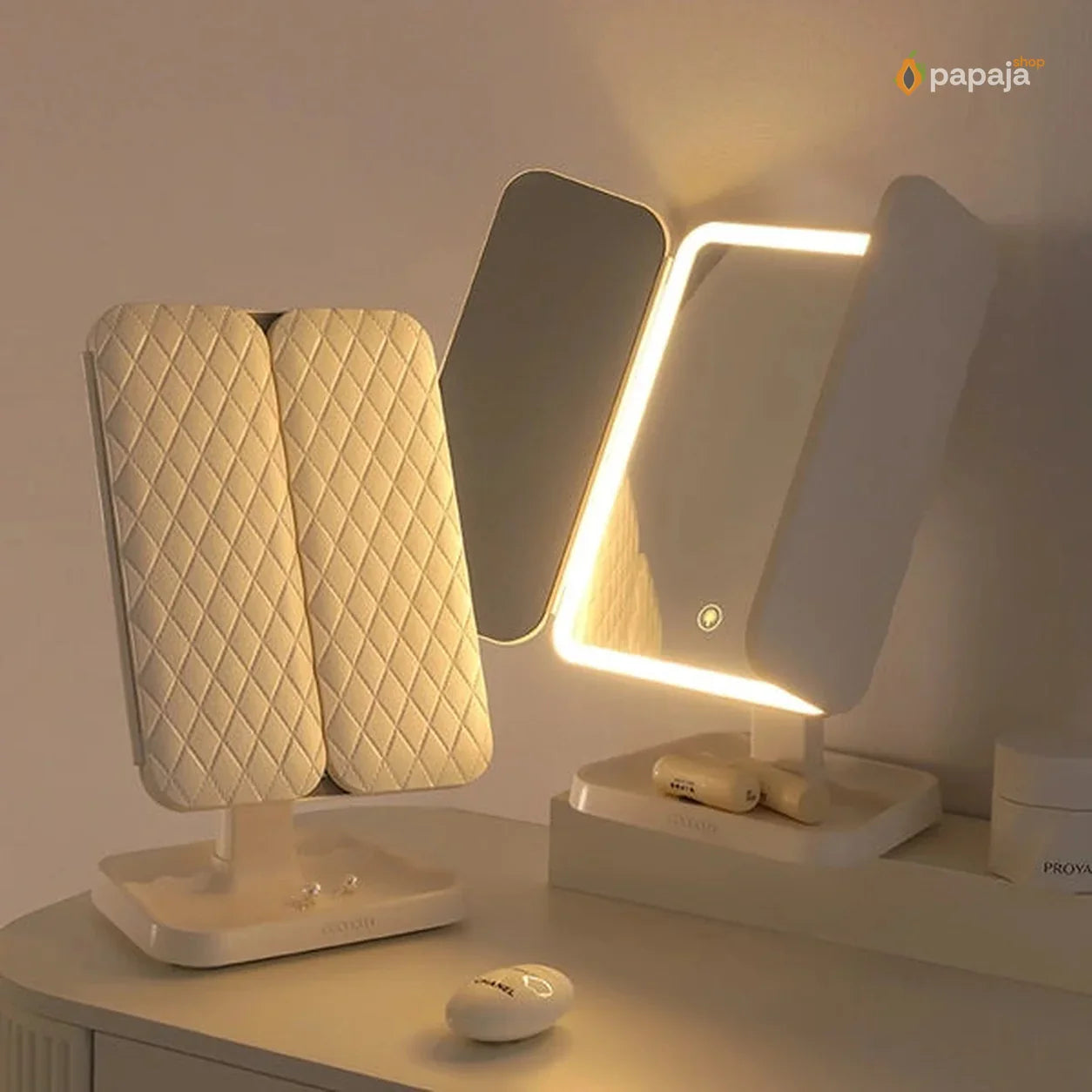 Ogledalo sa LED svetlom i punjivom baterijom