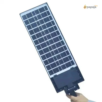 Solarni LED reflektor za dvorište sa senzorom