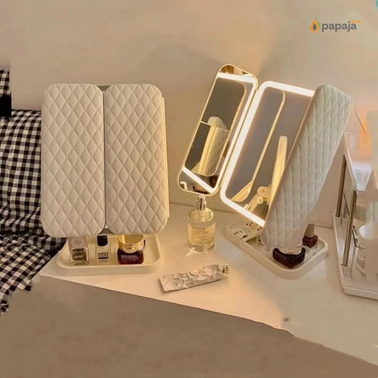 Ogledalo sa LED svetlom i punjivom baterijom